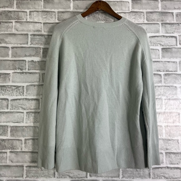 Womens Theory Luxe Mint Green Crew Neck Soft Neutral Pullover Sweater Sz 38 - Picture 3 of 7